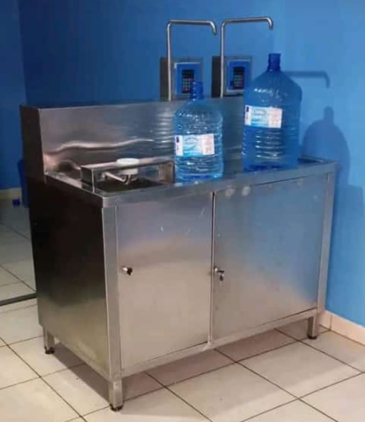 Water dispenser and filling system